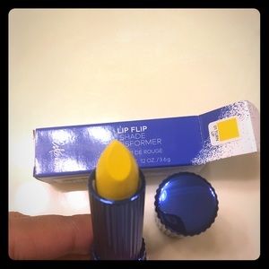 New Estée Lauder Flip Shade Transformer in Turn Up